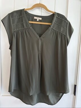 Serein Olive V-Neck Pleated Yoke Blouse
